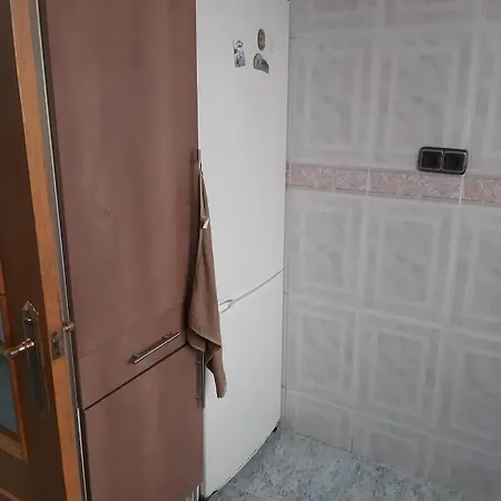 Pequena En Piso Compartido Con 2 Adultos Kwatera prywatna Walencja